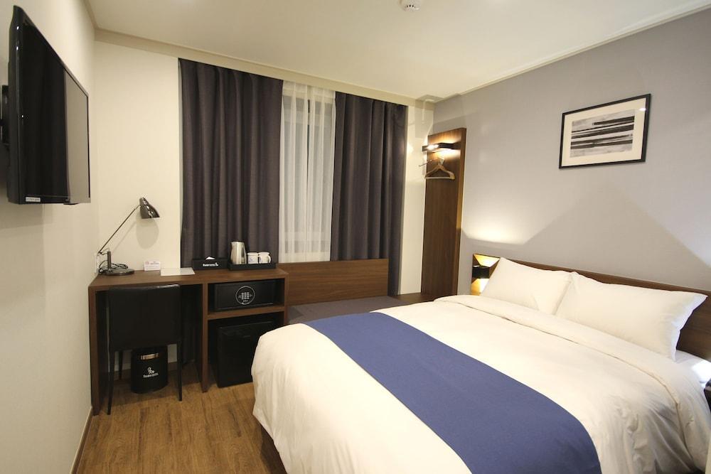 Indy Hotel
