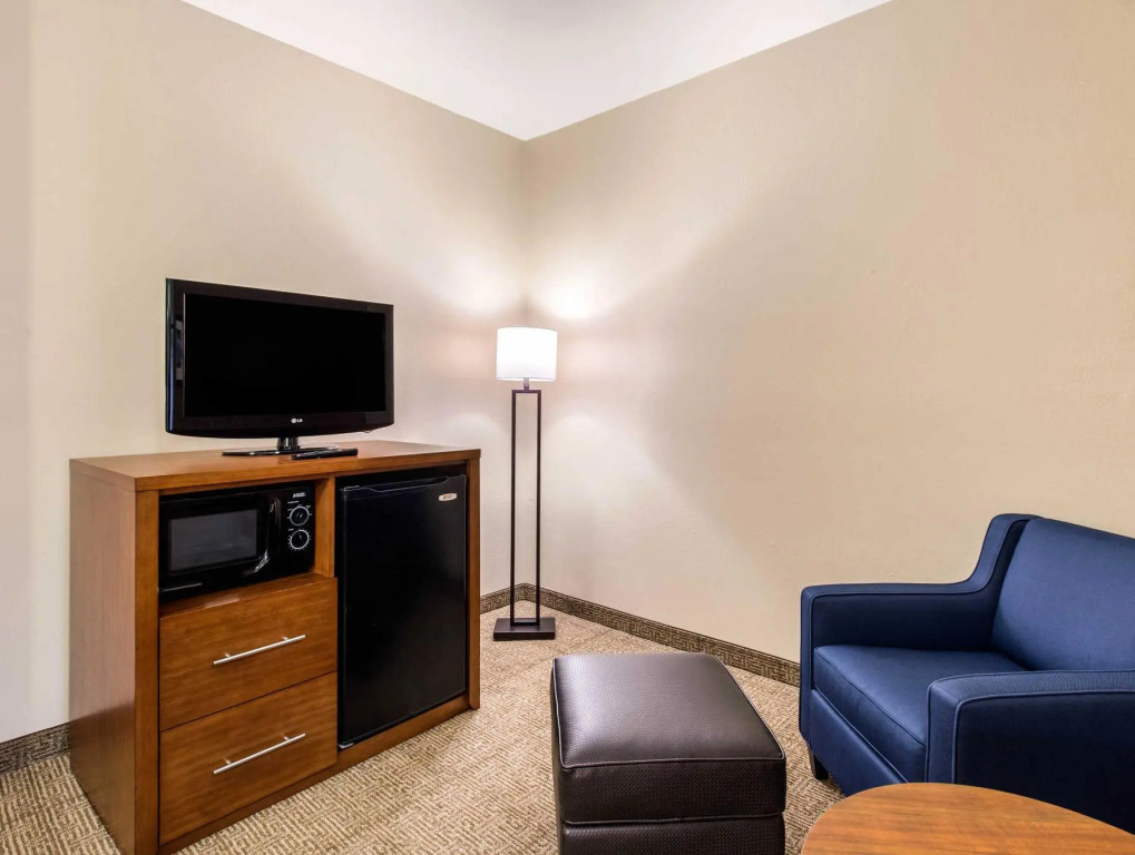 Holiday Inn Express Hotel & Suites Houston Intercontinental East