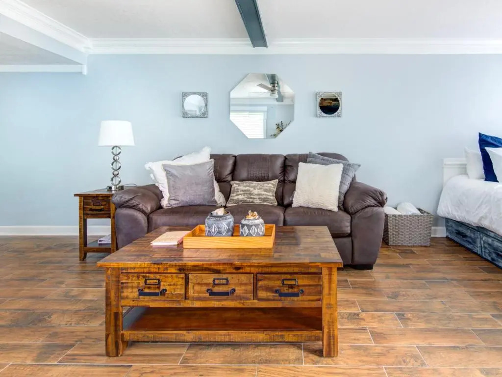 Tucked Inn 2101, Sleeps 4, Pool, Grill, Wifi
