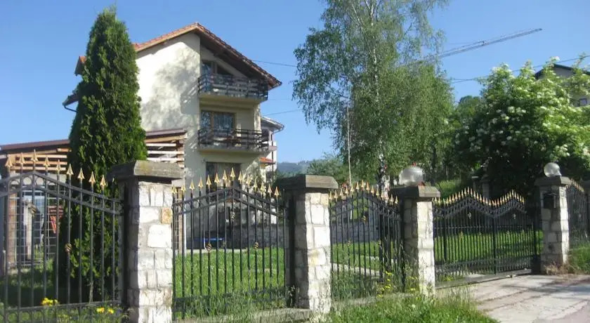 Guest House Ema