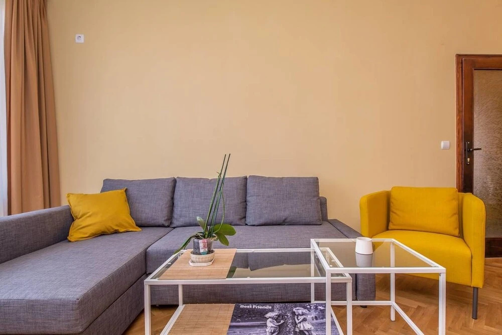 FM Deluxe 2-BDR Apartment - Sunshine
