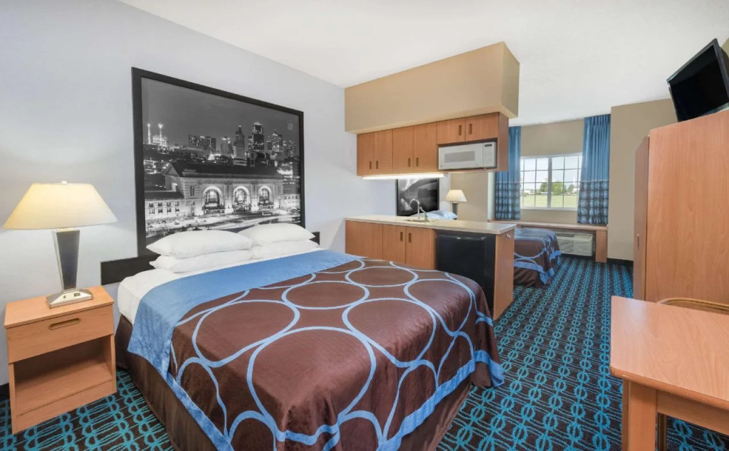 Sonesta Essential Hotels & Suites Kansas City Blue Springs
