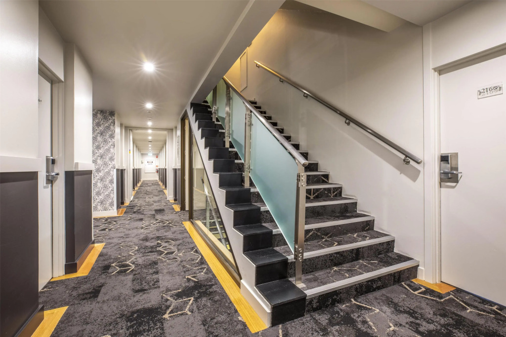 Nightelier Devonport Gateway Hotel