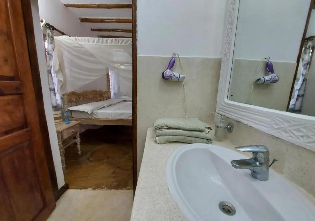 Marine Holiday House- Bed & Breakfast