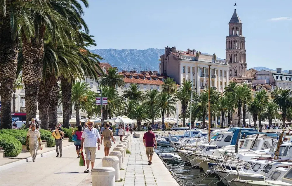 Beautiful Home in Split With 4 Bedrooms, Wifi and Outdoor Swimming Pool