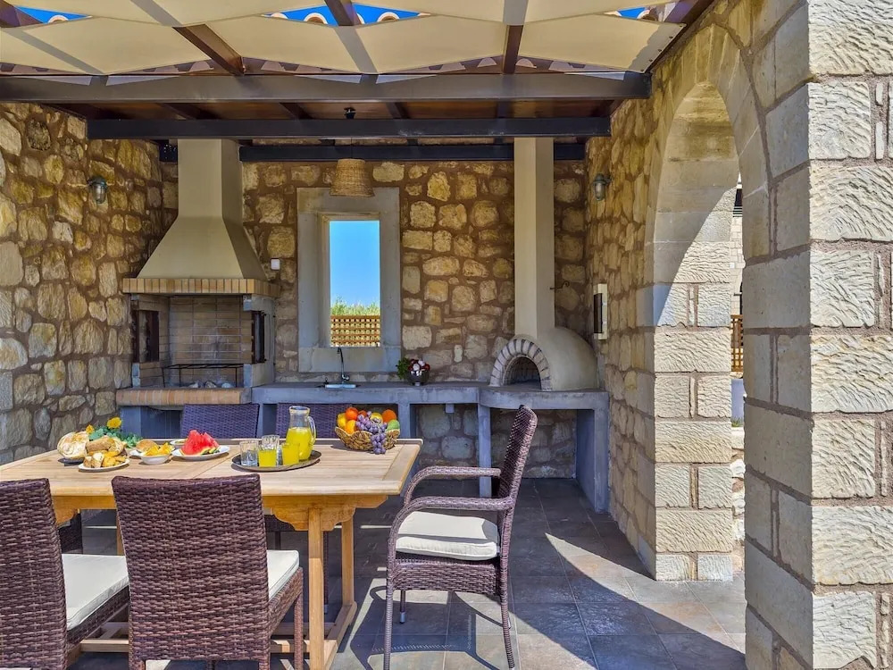 Azure Villa in Platanias