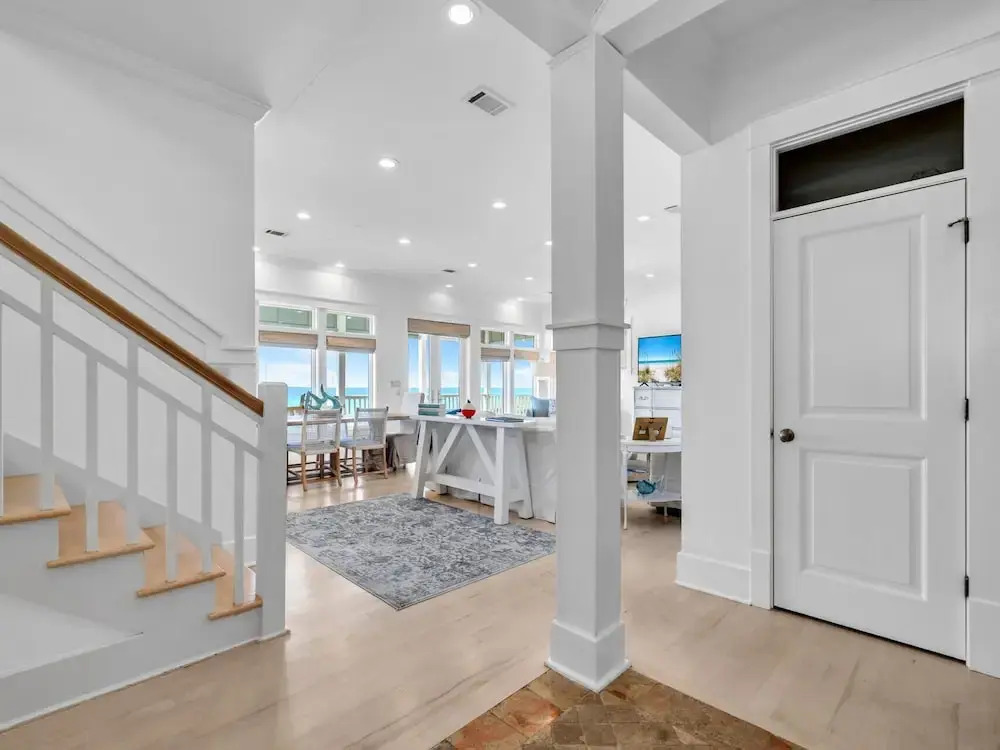 4BR Beachfront Home With Hot tub & Private Beach Access!
