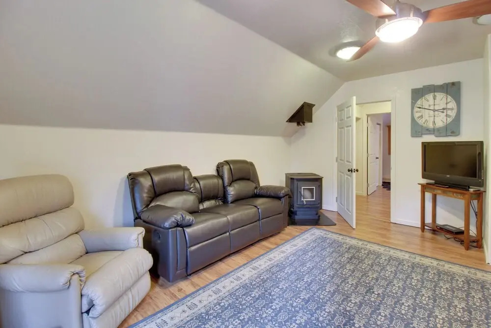 1 Mi to Rainbow Lake: Wooded Retreat w/ Deck!