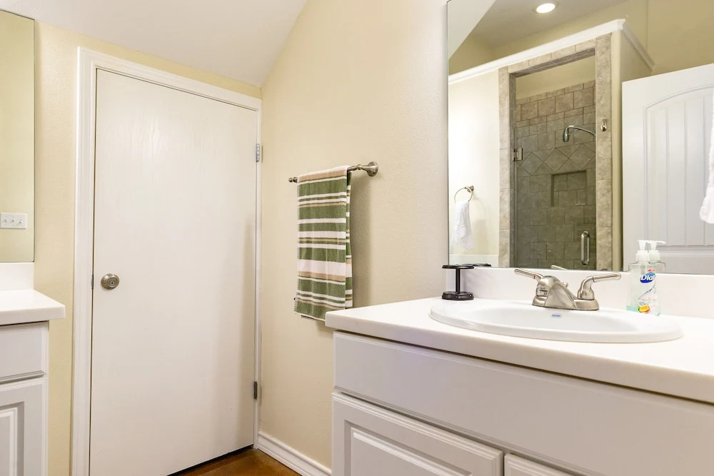 Rare 5BR Pirates Bay Condo by RedAwning