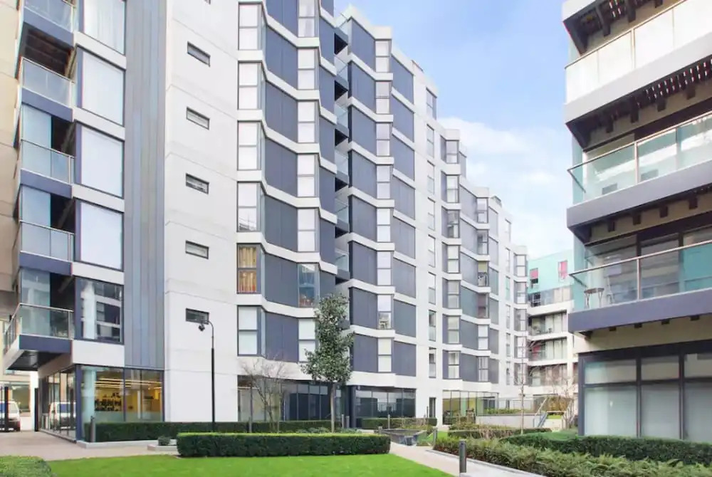Central & Modern 2 Bedroom Old Street Flat