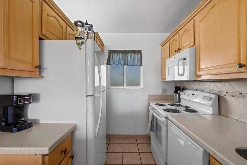 Menehune Shores, #524 2 Bedroom Condo