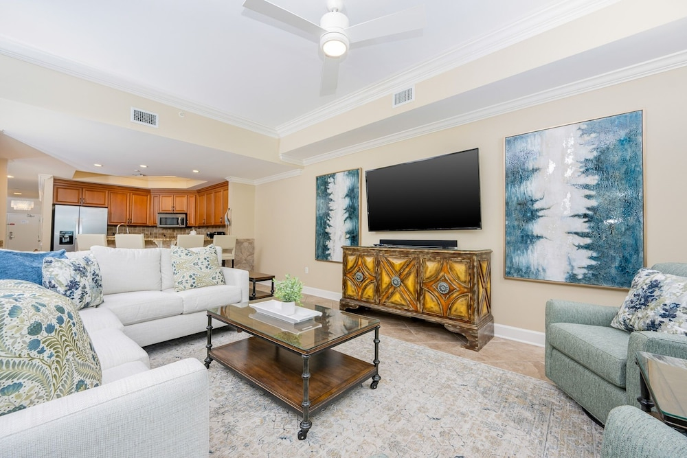 The Oasis 1702 Formerly Phoenix West Ii 1702 3 Bedroom Condo