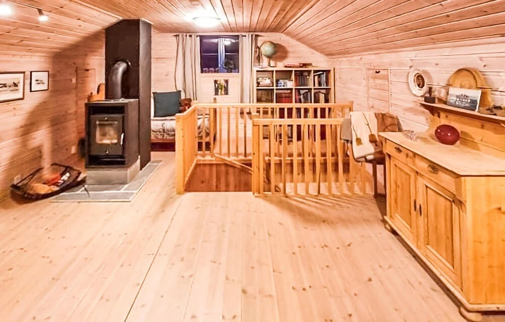 3 Bedroom Stunning Home In Drangedal