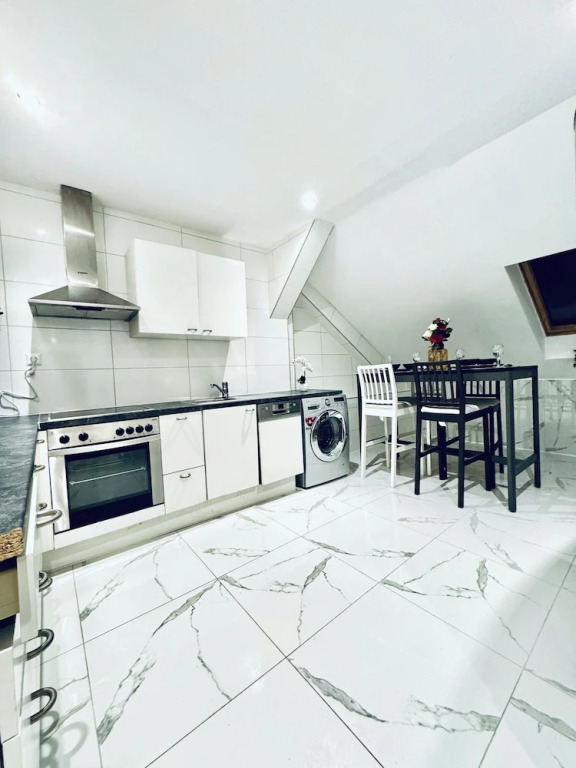 Comfortable Budget Room near Liesing