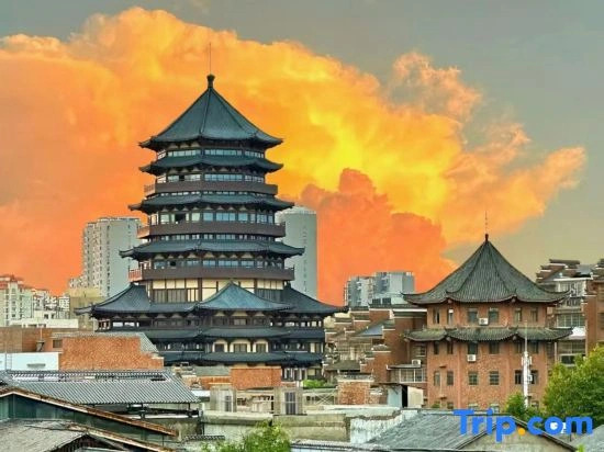 Weike Cinema Hotel (Jingdezhen People's Square Branch)