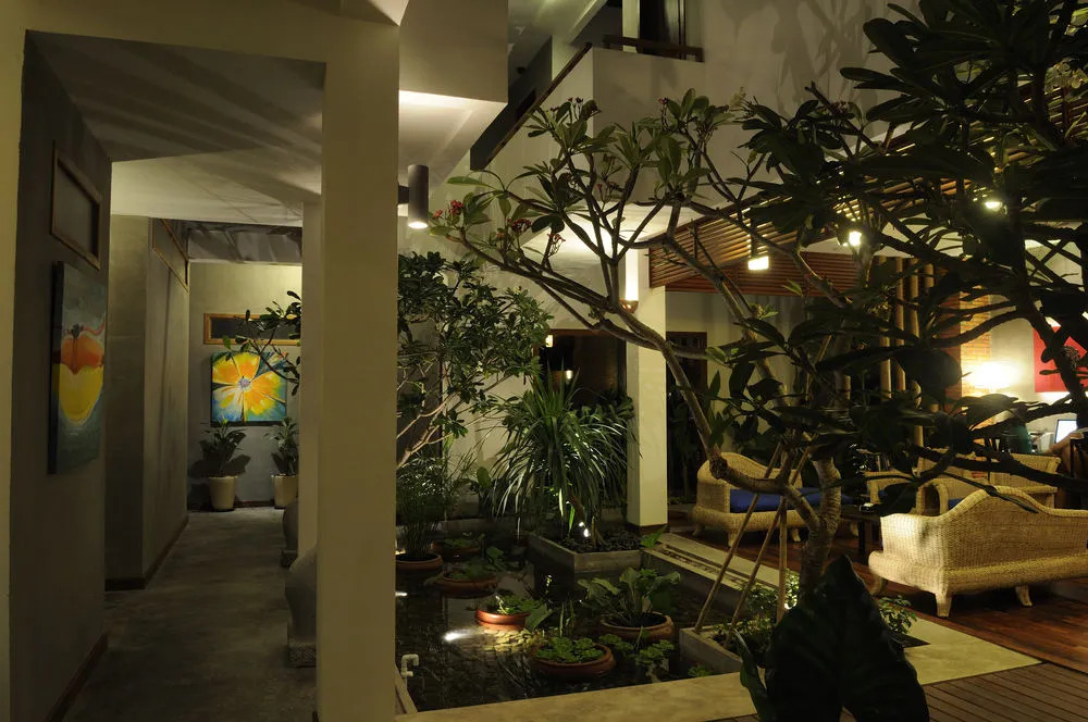 Frangipani Fine Arts Hotel