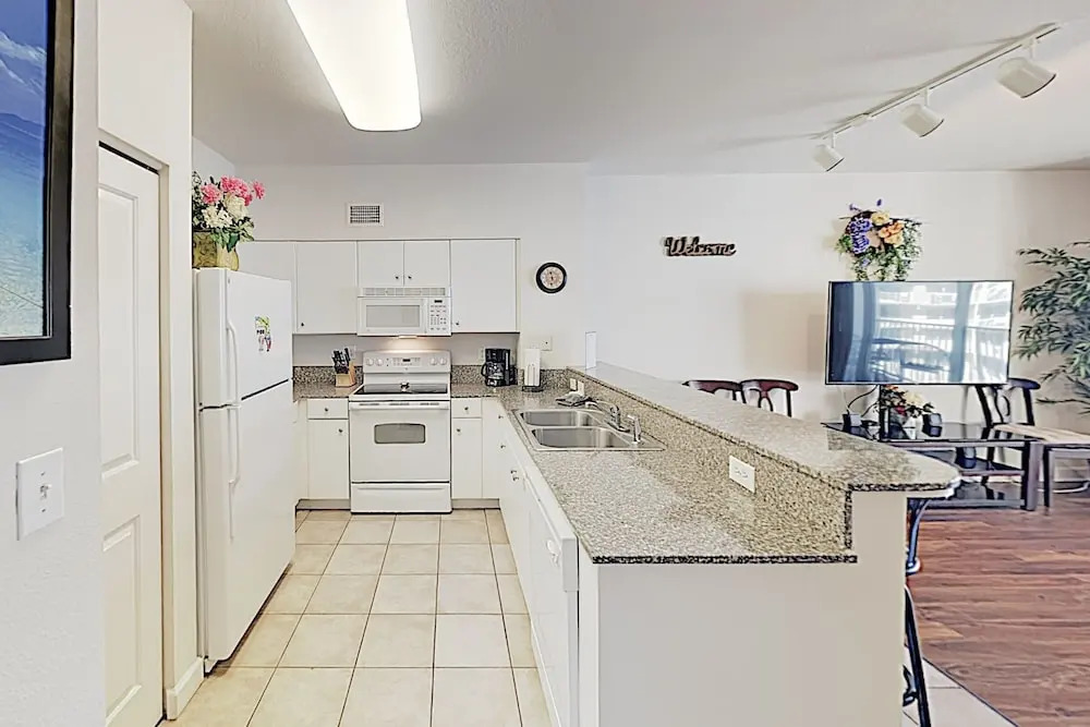 Beachside Resort W/ Pools, Spa & Big Views 2 Bedroom Condo