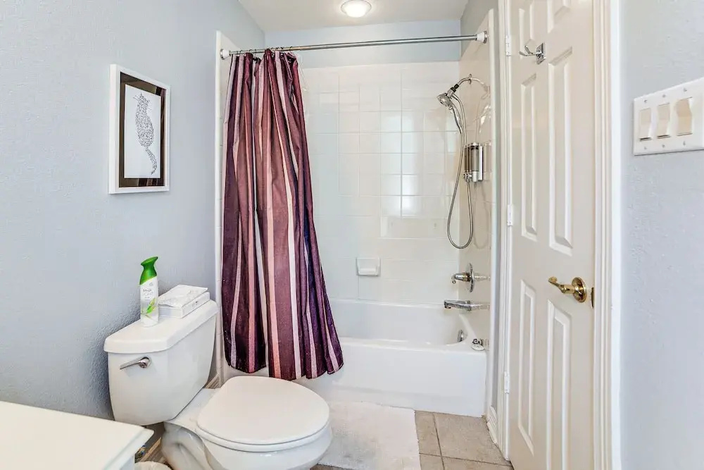 Uptown Dallas Group Getaway Near Art, Eats & More