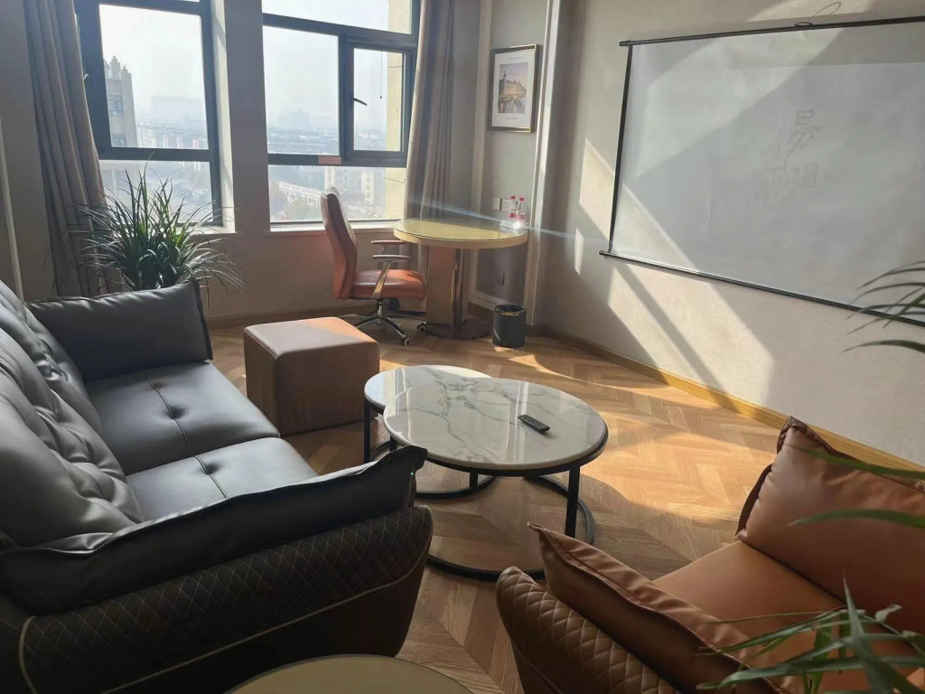 Vienna hotels （ Hebi sands international store）