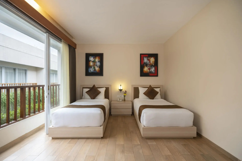dNusa Beach Club and Resort