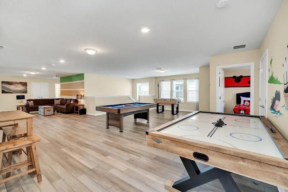 2130lc · Brand New 9Bd Mansion Pool/ Spa At Windsor Island