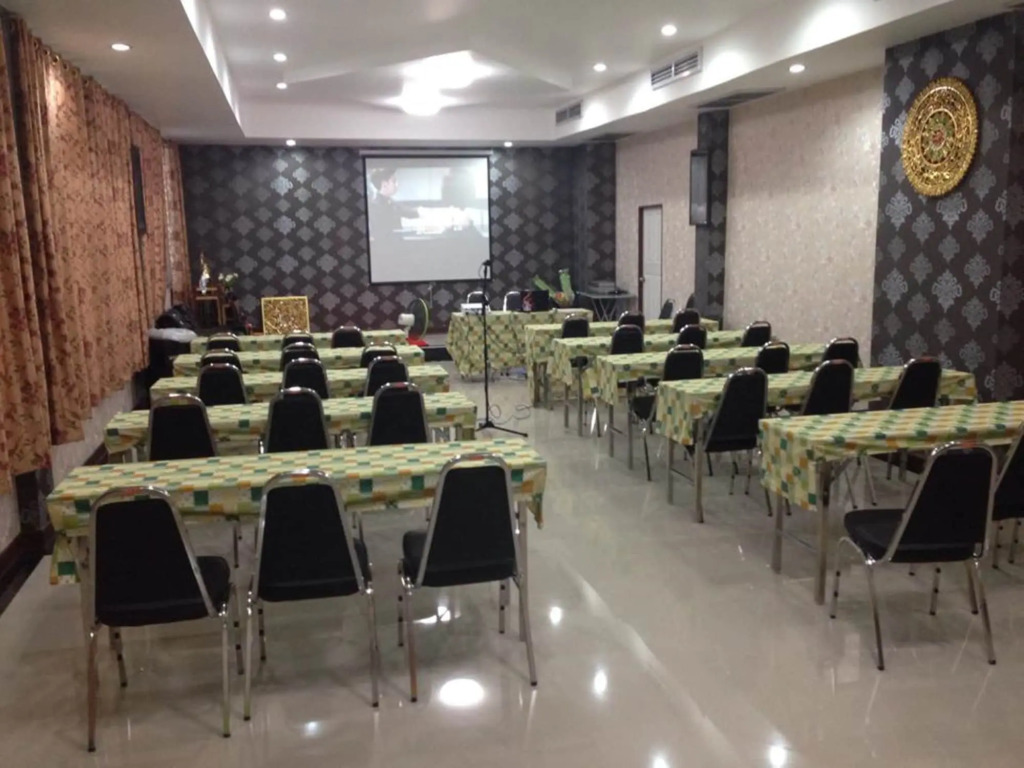 Karnmanee Place Hotel