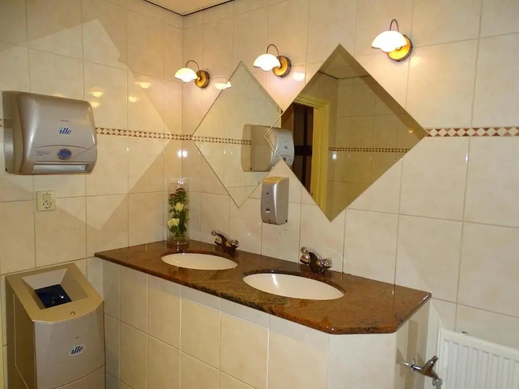 Hotel Café Restaurant "De Kroon", inclusief ontbijt