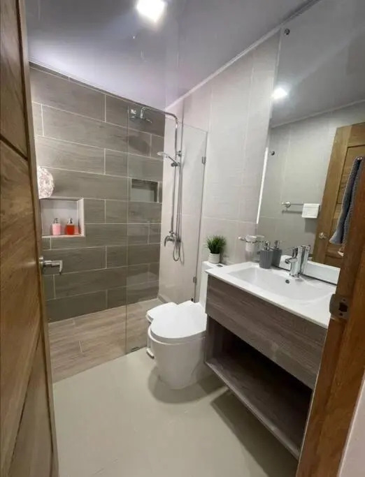 C1 Moderno-Hermoso apart completo con terraza