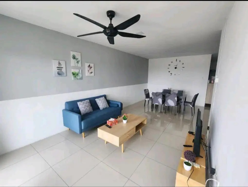 HOMESTAY @ COMFY CONDO with Waterpark, Pool, Playground & Gym