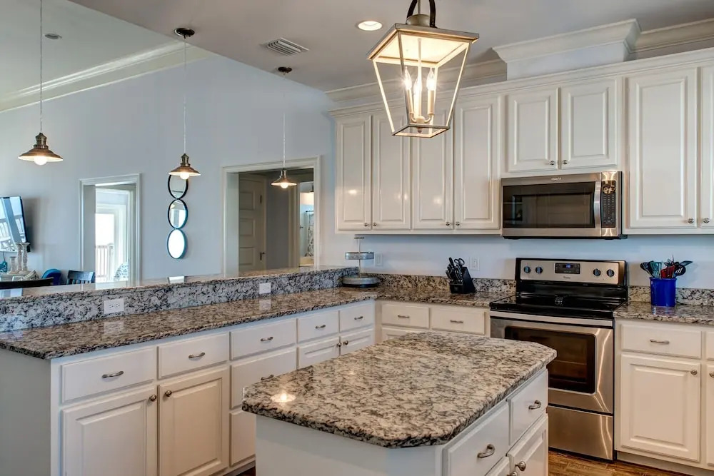 High Tide - Pet Friendly! Expansive Floor Plan And Stunning Views! Large Gulf Front Deck! 6 Bedroom Home by RedAwning
