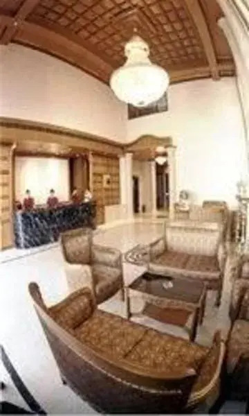 Hotel Ramada Raj Park