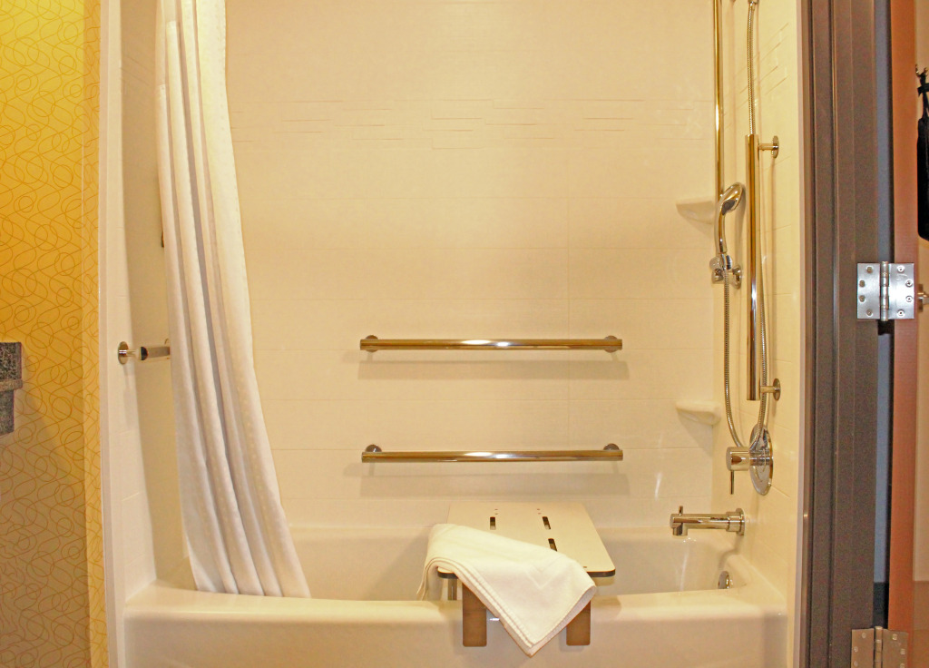 Holiday Inn Express & Suites Bakersfield Airport by IHG