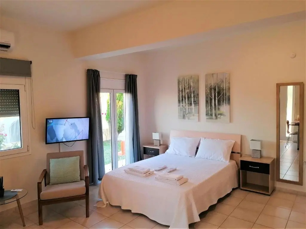 Emerald Apartment 2 Halepa