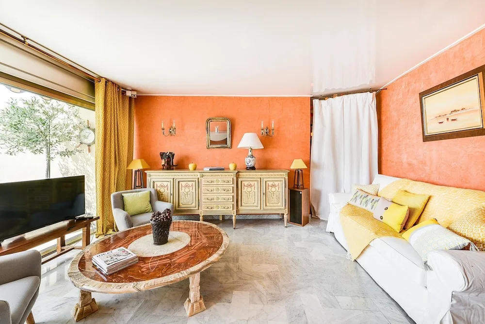 Le Cygne Apartment 1