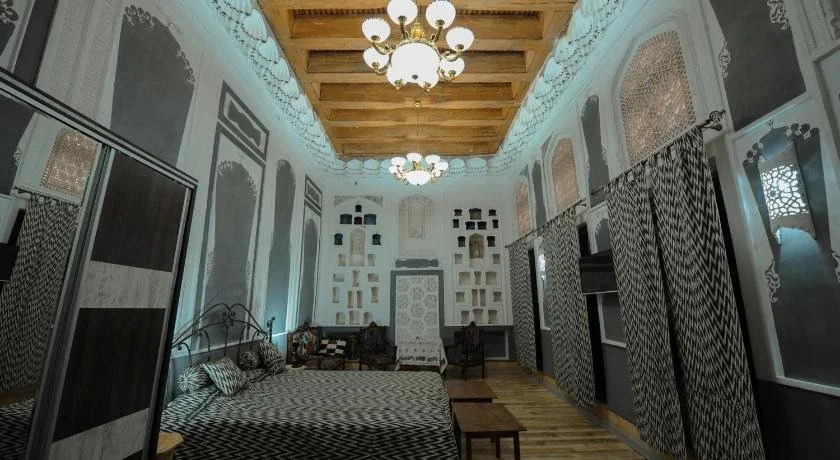 Bibi-Khanym Hotel