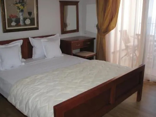 Apartments Leut