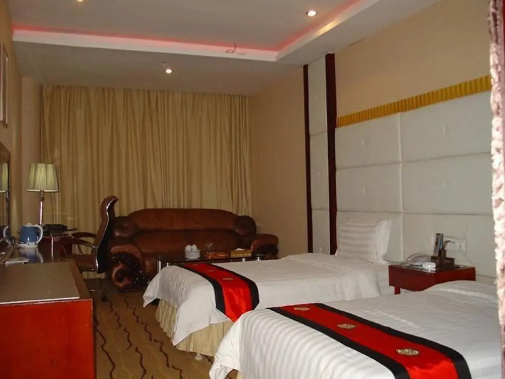 Huaxia Hotel (Zhuhai Doumen Gymnasium Zhongxing South Road)