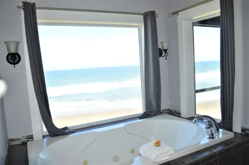 Starfish Manor Oceanfront Hotel