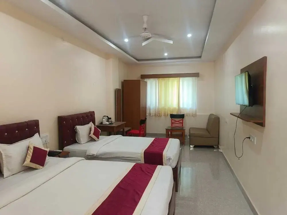 Hotel Rekha International