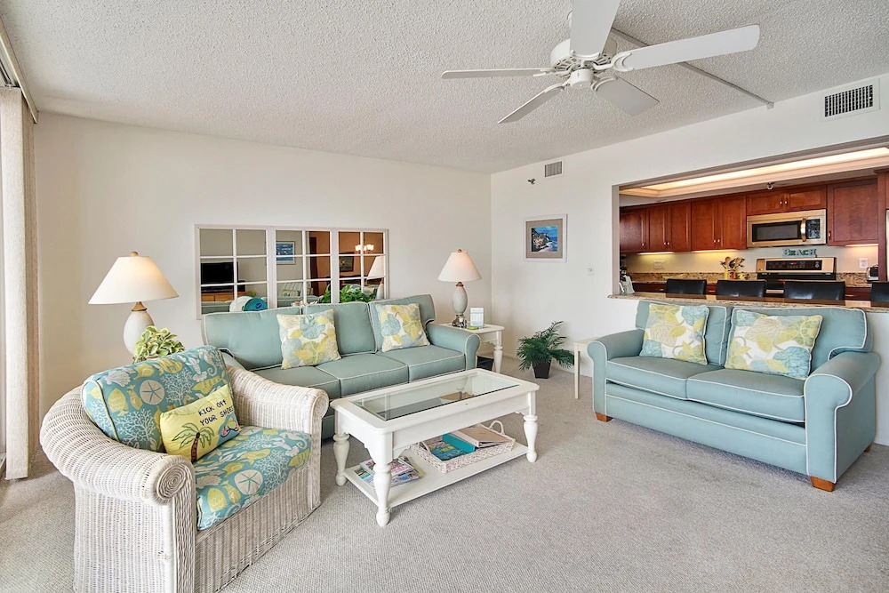 Trillium 2C Beach Front Condo With Private Balcony/pool!