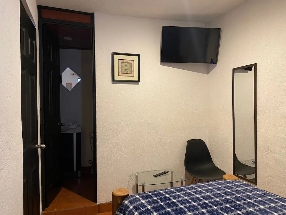 Hotel 17-52