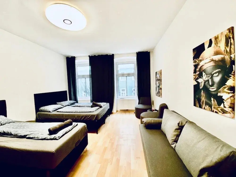Comfy Private Rooms in 3BR Apartment Near Währinger Park