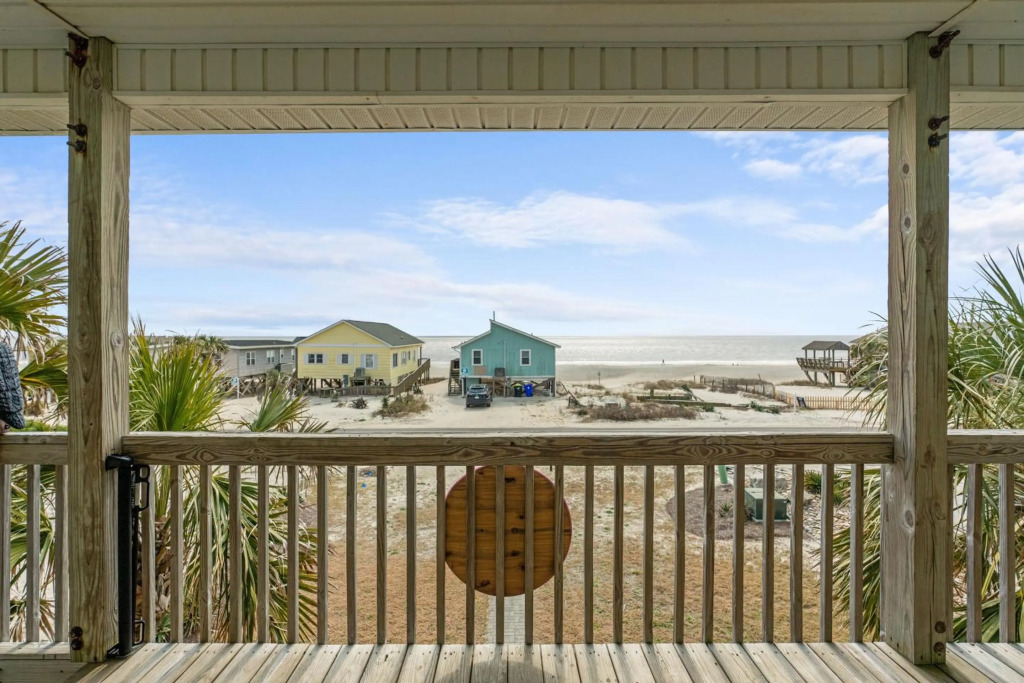 Sherrys Paradise by Oak Island Accommodations