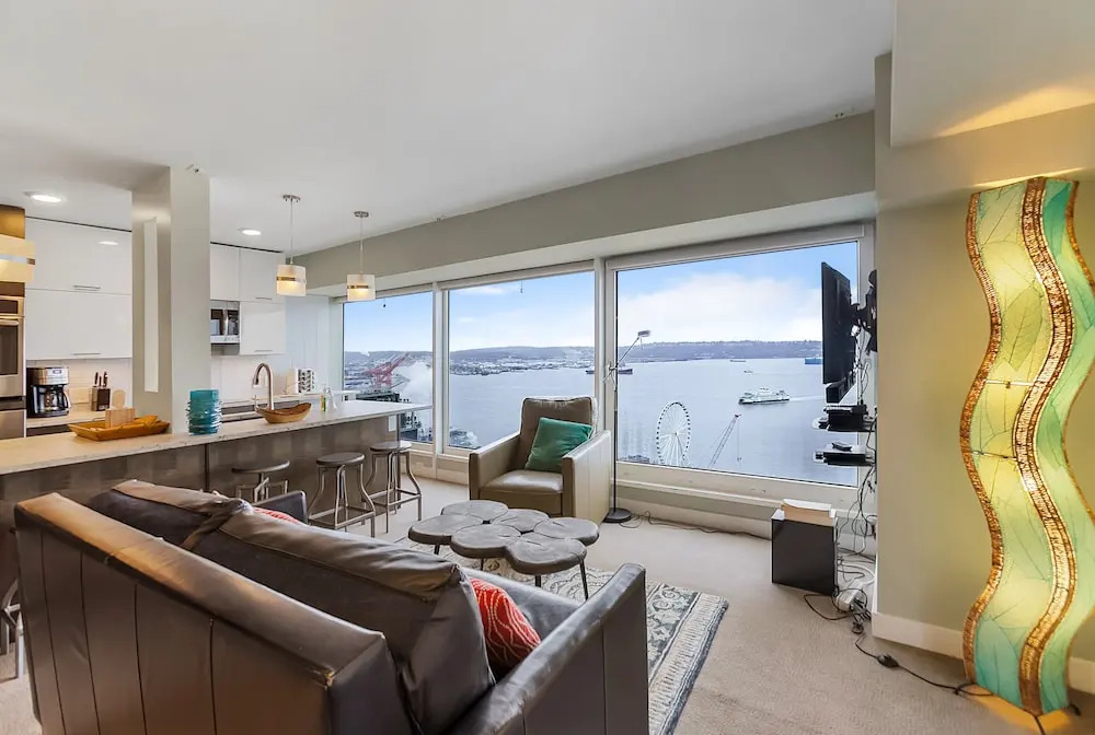 Newmark Bayview Luxury Suite