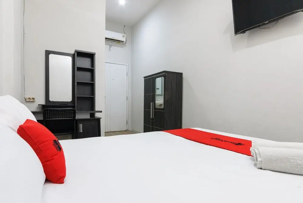 RedDoorz Near Mandaya Royal Hospital Puri
