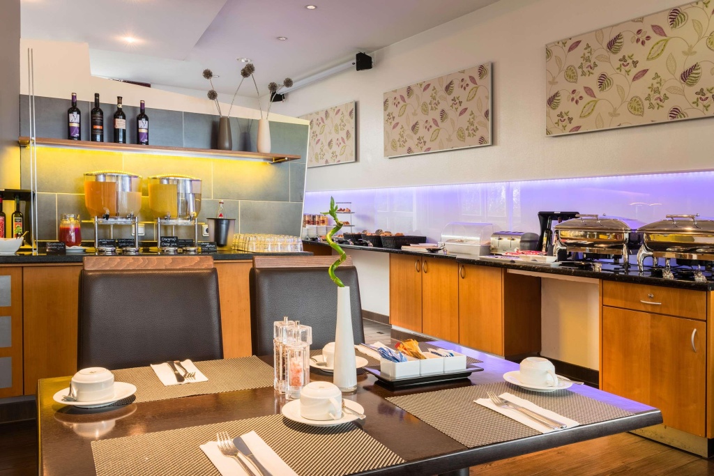 Отель Courtyard by Marriott Dortmund