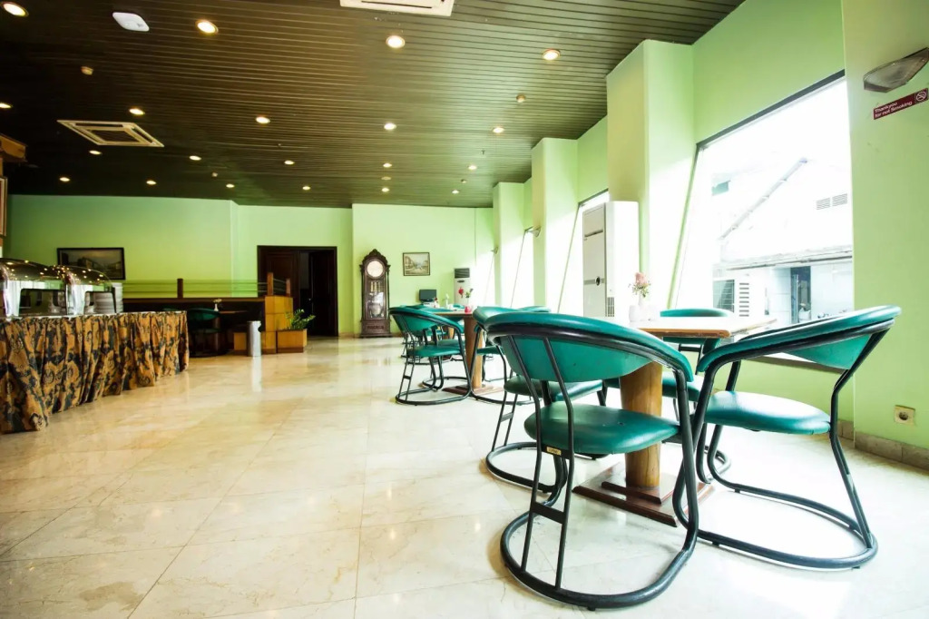 Super OYO Townhouse 2 Hotel Gunung Sahari