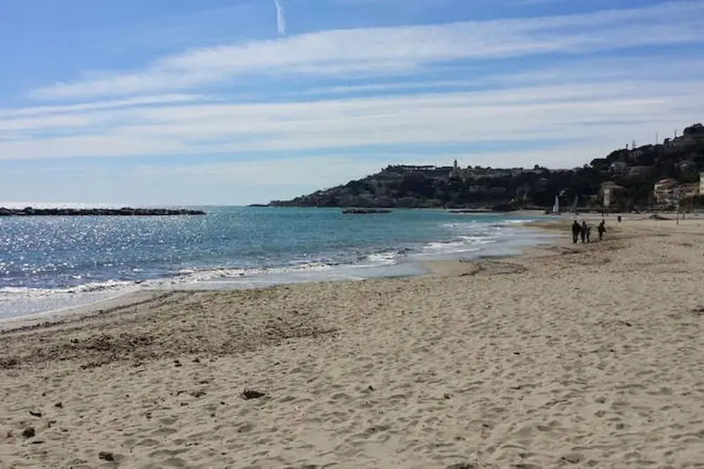Arma di Taggia - 1 Bedroom Apartment With sea View Terrace
