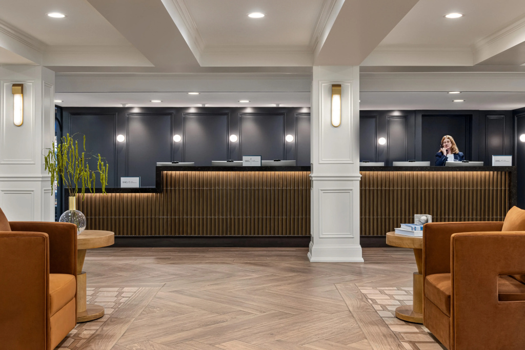 Crowne Plaza Louisville Airport Expo Ctr by IHG