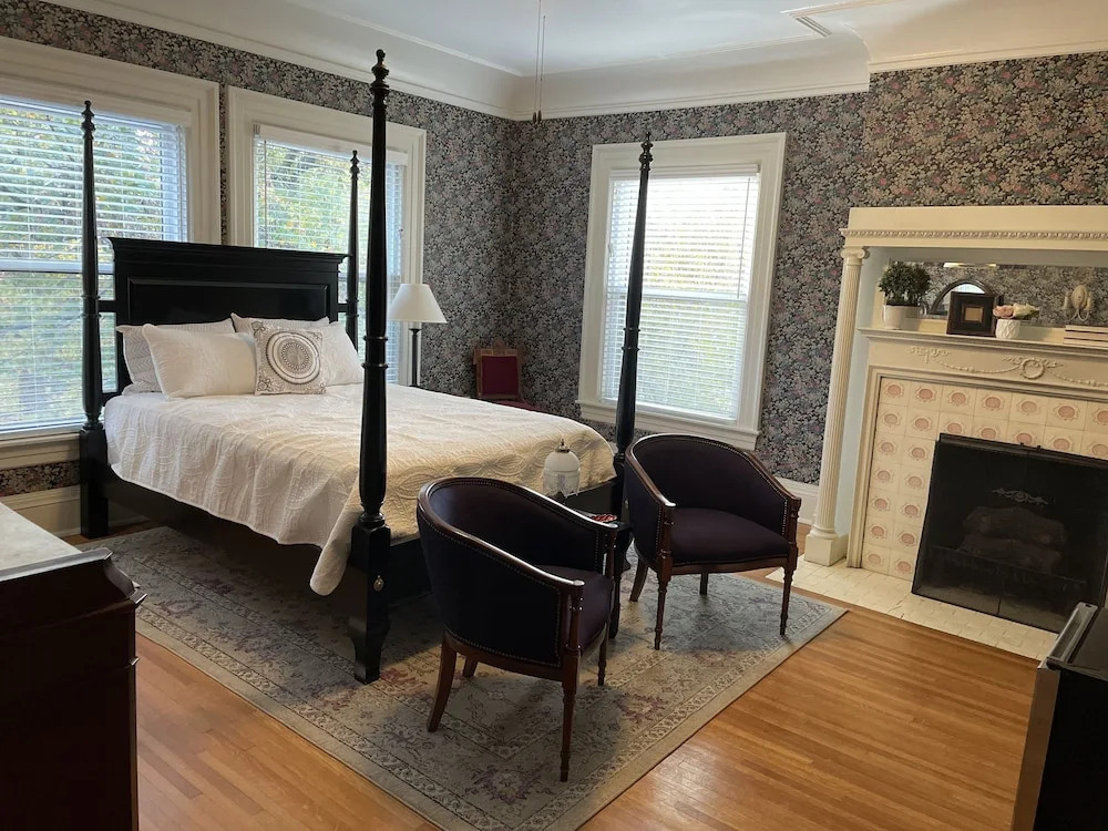 Offutt Manor